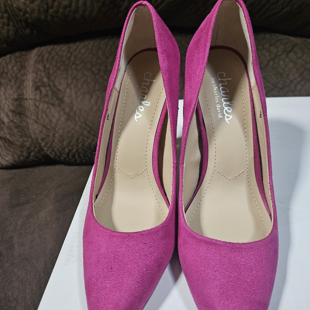 NWOT Charles By Charles David Pink Pact Heels size 5